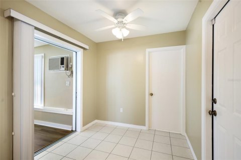 Villa ou maison à vendre à Sarasota, Floride: 2 chambres, 164.44 m2 № 2418566 - photo 19