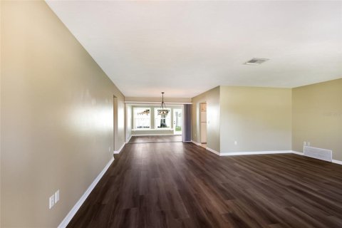 Villa ou maison à vendre à Sarasota, Floride: 2 chambres, 164.44 m2 № 2418566 - photo 7