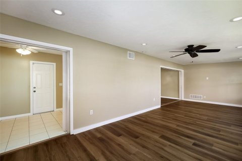 Villa ou maison à vendre à Sarasota, Floride: 2 chambres, 164.44 m2 № 2418566 - photo 14