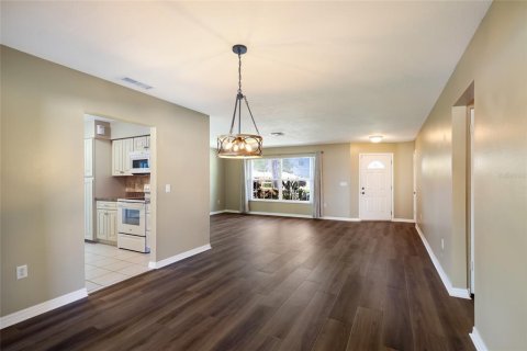 Villa ou maison à vendre à Sarasota, Floride: 2 chambres, 164.44 m2 № 2418566 - photo 15
