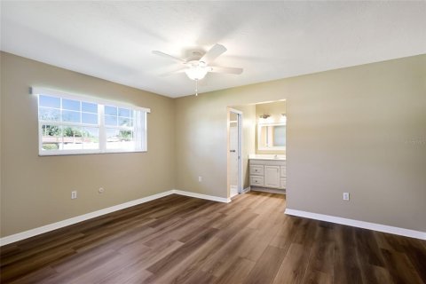 Villa ou maison à vendre à Sarasota, Floride: 2 chambres, 164.44 m2 № 2418566 - photo 21