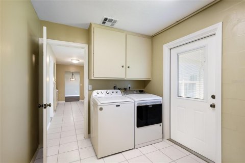 Villa ou maison à vendre à Sarasota, Floride: 2 chambres, 164.44 m2 № 2418566 - photo 29