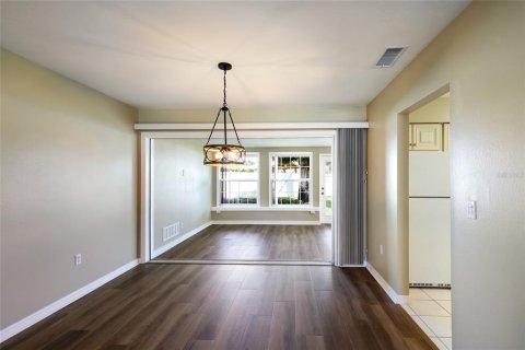 Villa ou maison à vendre à Sarasota, Floride: 2 chambres, 164.44 m2 № 2418566 - photo 9