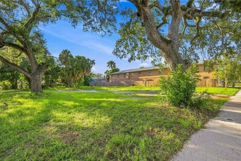 Commercial property in Sarasota, Florida 23 bedrooms, 635.27 sq.m. № 2393992 - photo 24