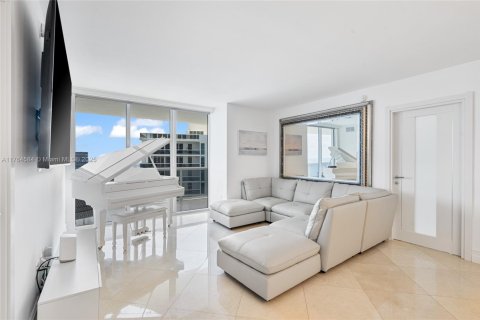 Copropriété à louer à Hallandale Beach, Floride: 3 chambres, 155.61 m2 № 1698868 - photo 8