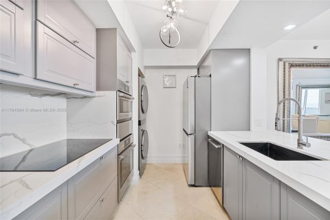 Copropriété à louer à Hallandale Beach, Floride: 3 chambres, 155.61 m2 № 1698868 - photo 11