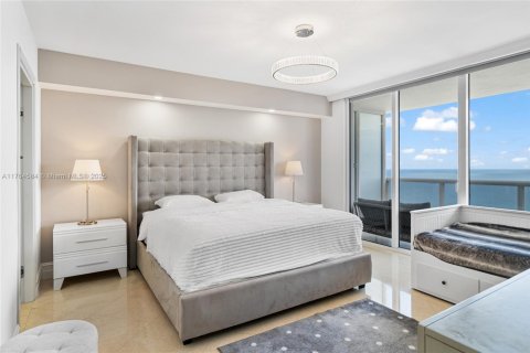 Copropriété à louer à Hallandale Beach, Floride: 3 chambres, 155.61 m2 № 1698868 - photo 14
