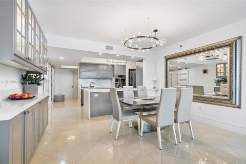 Copropriété à louer à Hallandale Beach, Floride: 3 chambres, 155.61 m2 № 1698868 - photo 1