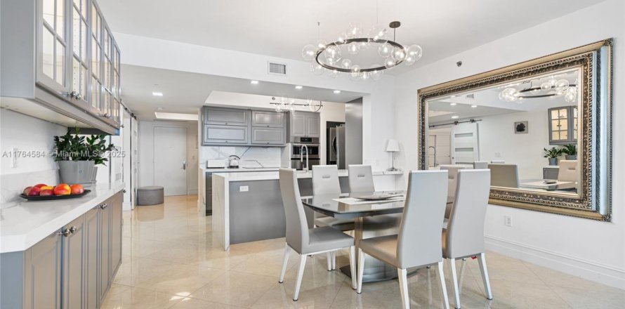 Condo à Hallandale Beach, Floride, 3 chambres № 1698868