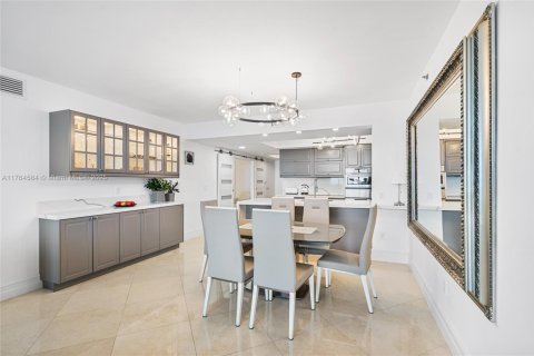 Copropriété à louer à Hallandale Beach, Floride: 3 chambres, 155.61 m2 № 1698868 - photo 6