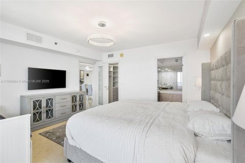 Copropriété à louer à Hallandale Beach, Floride: 3 chambres, 155.61 m2 № 1698868 - photo 16