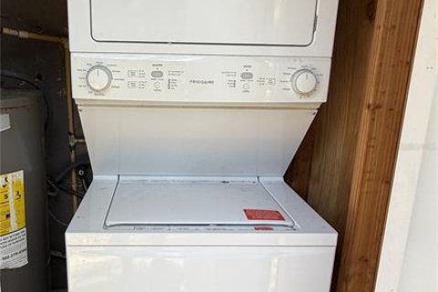 Apartamento en alquiler en Englewood, Florida, 2 dormitorios, 66.33 m2 № 2097481 - foto 9
