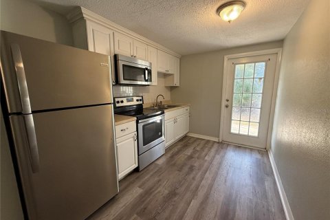 Apartamento en alquiler en Englewood, Florida, 2 dormitorios, 66.33 m2 № 2097481 - foto 3