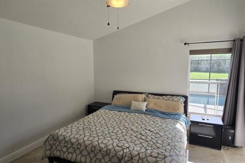 House in Davenport, Florida 4 bedrooms, 170.01 sq.m. № 1883214 - photo 13