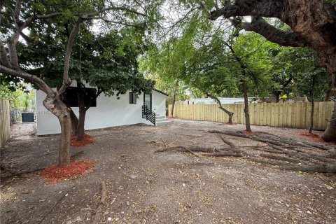 House in Miami, Florida 3 bedrooms, 118.17 sq.m. № 1784055 - photo 14