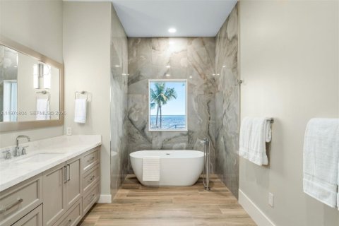 Casa en venta en Islamorada, Village of Islands, Florida, 6 dormitorios, 705.13 m2 № 2040182 - foto 29