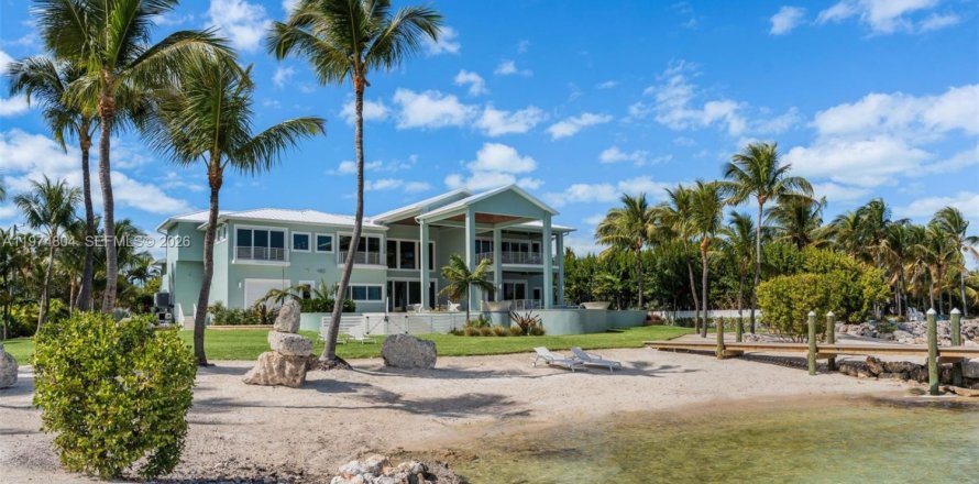Casa en Islamorada, Village of Islands, Florida 6 dormitorios, 705.13 m2 № 2040182
