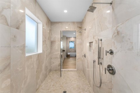 Casa en venta en Islamorada, Village of Islands, Florida, 6 dormitorios, 705.13 m2 № 2040182 - foto 22