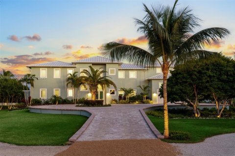 Casa en venta en Islamorada, Village of Islands, Florida, 6 dormitorios, 705.13 m2 № 2040182 - foto 7
