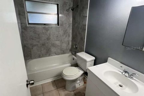 Villa ou maison à louer à Tampa, Floride: 3 chambres, 125.98 m2 № 2124596 - photo 12