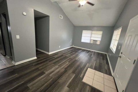 Villa ou maison à louer à Tampa, Floride: 3 chambres, 125.98 m2 № 2124596 - photo 2