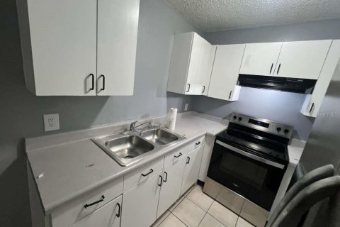 Villa ou maison à louer à Tampa, Floride: 3 chambres, 125.98 m2 № 2124596 - photo 3