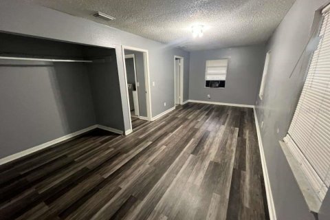 Villa ou maison à louer à Tampa, Floride: 3 chambres, 125.98 m2 № 2124596 - photo 8