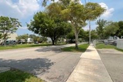 Condo in North Miami, Florida, 1 bedroom  № 2061579 - photo 20