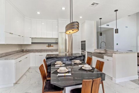 Casa en venta en Orlando, Florida, 5 dormitorios, 444.91 m2 № 1917622 - foto 16