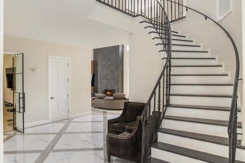 Casa en venta en Orlando, Florida, 5 dormitorios, 444.91 m2 № 1917622 - foto 7