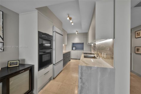 Condo in Hallandale Beach, Florida, 3 bedrooms № 2145714 - photo 4
