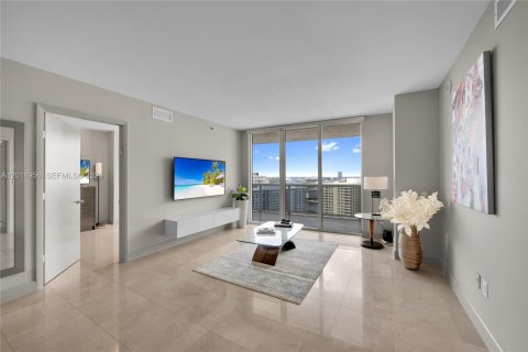 Condo in Hallandale Beach, Florida, 3 bedrooms № 2145714 - photo 10
