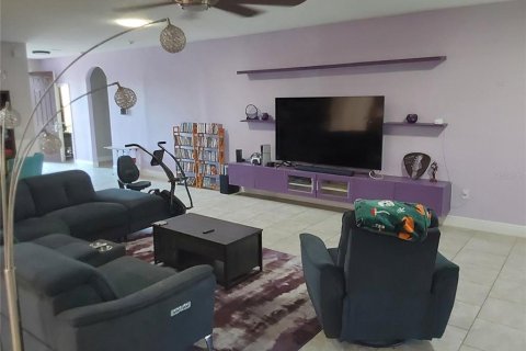 Casa en venta en Deltona, Florida, 4 dormitorios, 217.11 m2 № 2267469 - foto 6