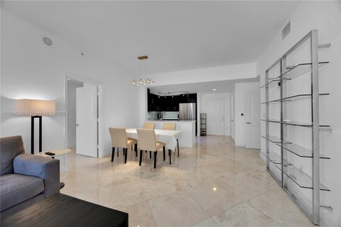 Condo in Coral Gables, Florida, 2 bedrooms  № 1445374 - photo 21