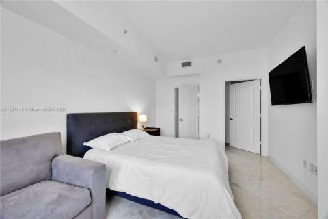 Condo in Coral Gables, Florida, 2 bedrooms  № 1445374 - photo 6
