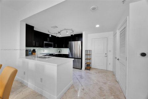 Condo in Coral Gables, Florida, 2 bedrooms  № 1445374 - photo 24