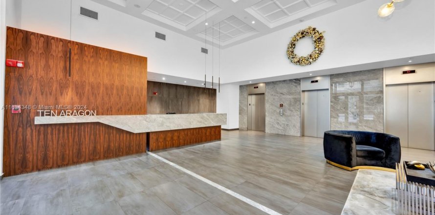 Condo in Coral Gables, Florida, 2 bedrooms  № 1445374