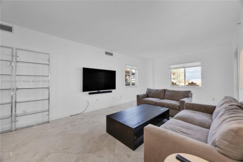 Condo in Coral Gables, Florida, 2 bedrooms  № 1445374 - photo 22