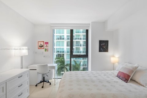 Condo in Miami, Florida, 2 bedrooms  № 2194809 - photo 17