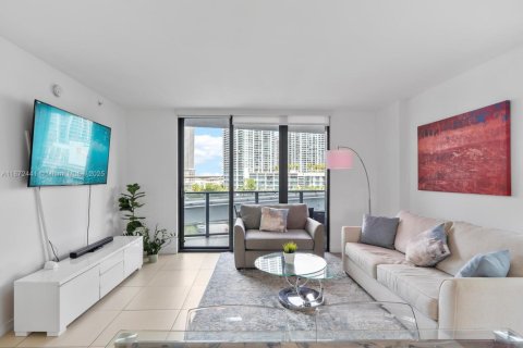Condo in Miami, Florida, 2 bedrooms  № 2194809 - photo 10