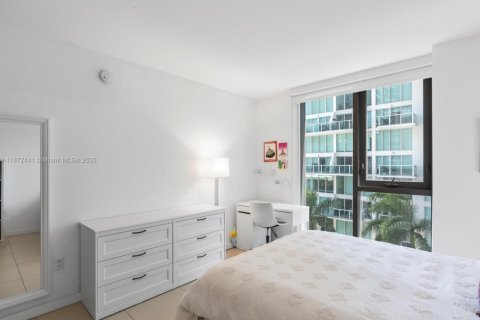 Condo in Miami, Florida, 2 bedrooms  № 2194809 - photo 16