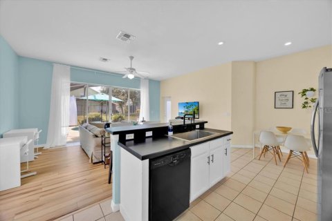House in Davenport, Florida 5 bedrooms, 217.86 sq.m. № 1806911 - photo 13