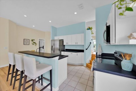 House in Davenport, Florida 5 bedrooms, 217.86 sq.m. № 1806911 - photo 12