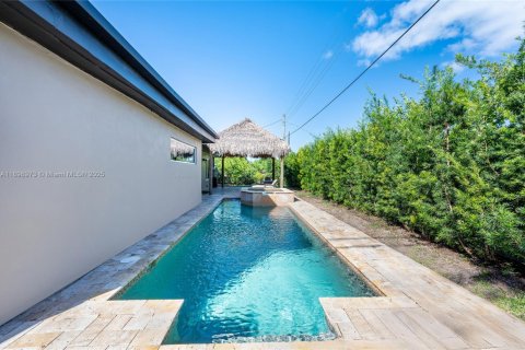 Casa en venta en Miami, Florida, 4 dormitorios, 162.39 m2 № 1951091 - foto 2