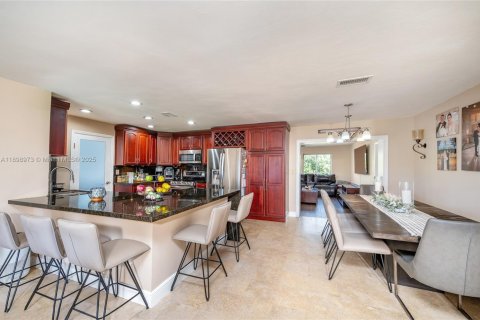 Casa en venta en Miami, Florida, 4 dormitorios, 162.39 m2 № 1951091 - foto 6