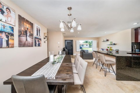 Casa en venta en Miami, Florida, 4 dormitorios, 162.39 m2 № 1951091 - foto 7