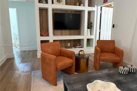Casa en alquiler en Biscayne Park, Florida, 2 dormitorios, 144.74 m2 № 2064433 - foto 14
