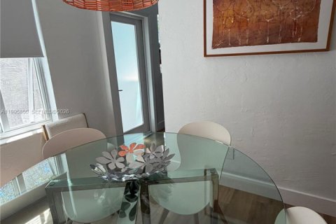 Casa en alquiler en Biscayne Park, Florida, 2 dormitorios, 144.74 m2 № 2064433 - foto 13