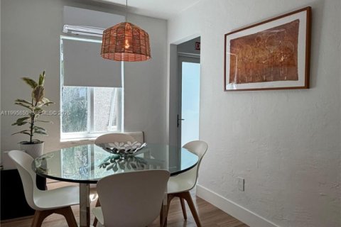 Casa en alquiler en Biscayne Park, Florida, 2 dormitorios, 144.74 m2 № 2064433 - foto 15