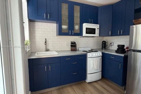 Casa en alquiler en Biscayne Park, Florida, 2 dormitorios, 144.74 m2 № 2064433 - foto 16